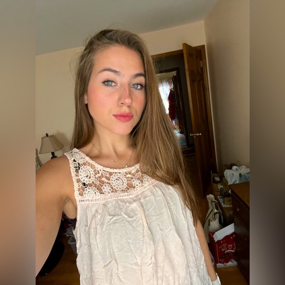 Forever 21 Women’s Pink Blouse - Picture 4 of 6